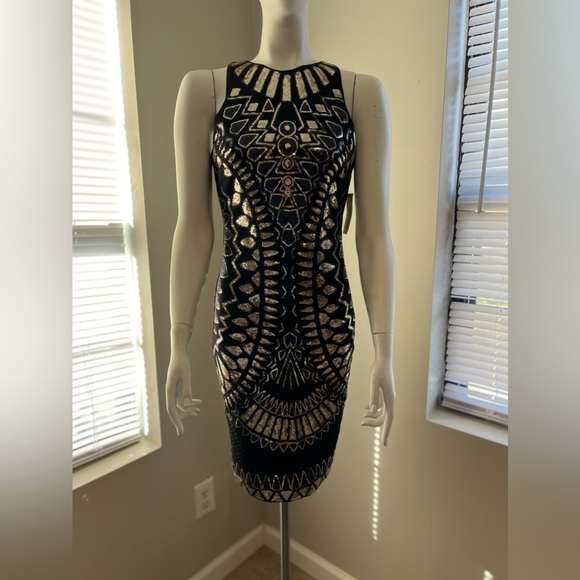 Black spandex dress with gold sequins Verte size Medium NWT New Years Eve Dress - Picture 2 of 7
